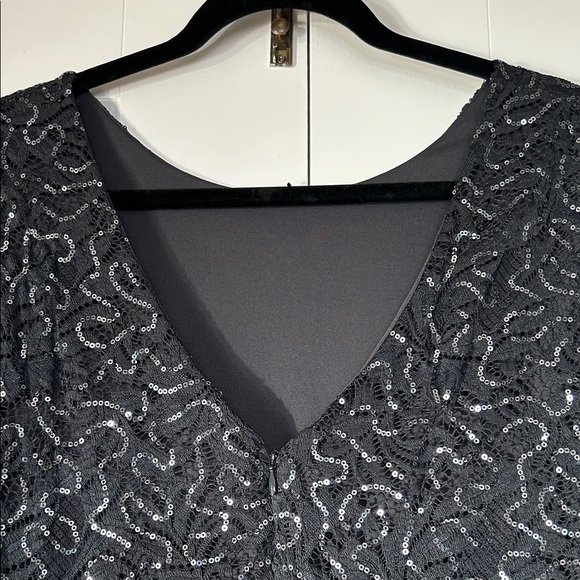 Elegant Sequin Dress NWT - Picture 4 of 6